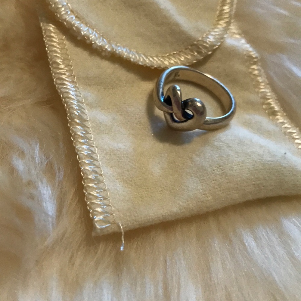 James Avery Heart Knot Ring❤️
